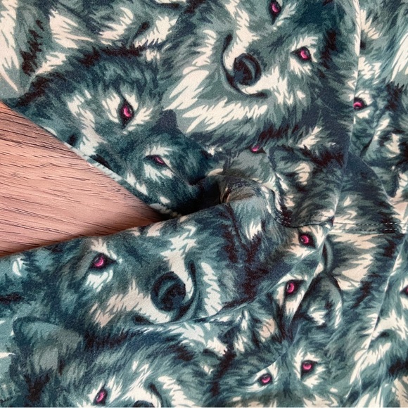 LULAROE WOLVES GREEN OS one size - Picture 4 of 4